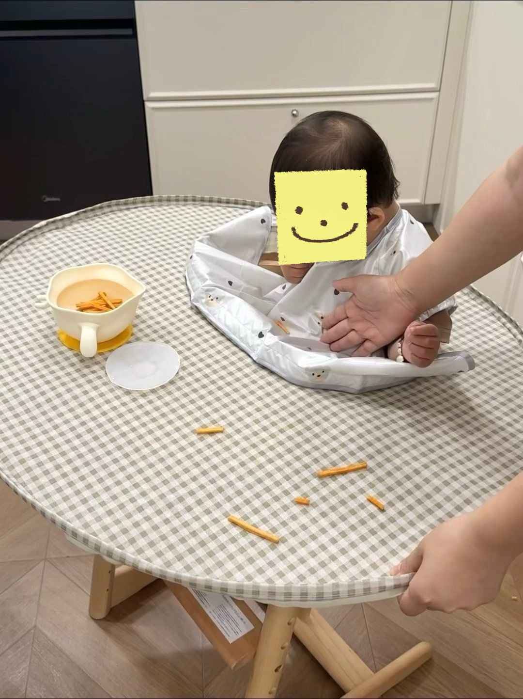 新款儿童餐椅围罩防水喂食围兜托盘宝宝自主吃饭便携式防脏垫