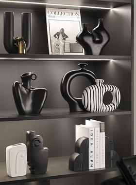 高档现代抽象黑白艺术个性小众样板间家居装饰品酒柜摆设客厅摆件