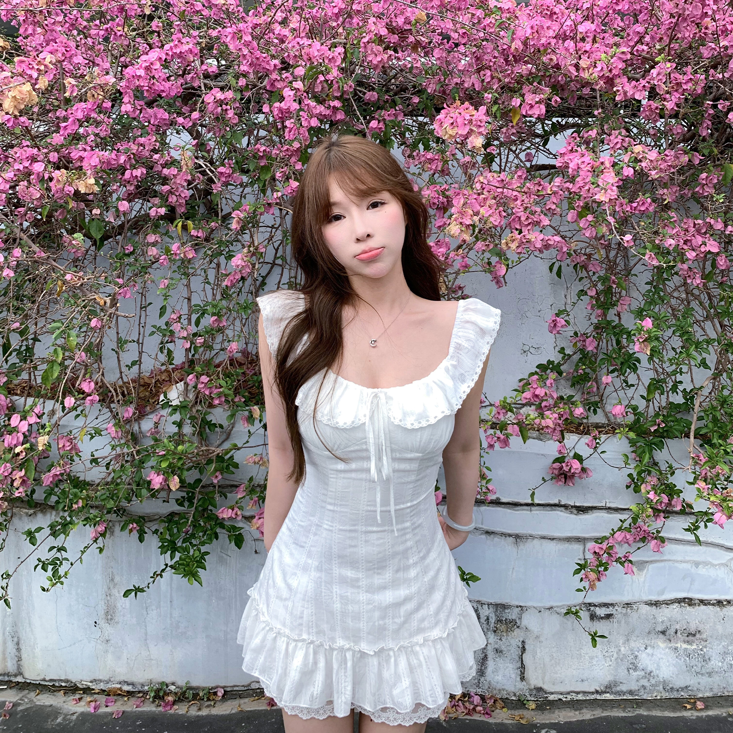 Lukira【绝美小白花】荷叶边小飞袖连衣裙女夏白色法式短款短裙子