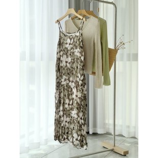 宽松雪纺碎花吊带裙加针织开衫套装两件套女春夏季长款海边连衣裙