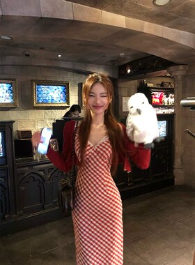 12YE 法式红色格子连衣裙女夏季设计感甜美v领度假吊带裙收腰长裙