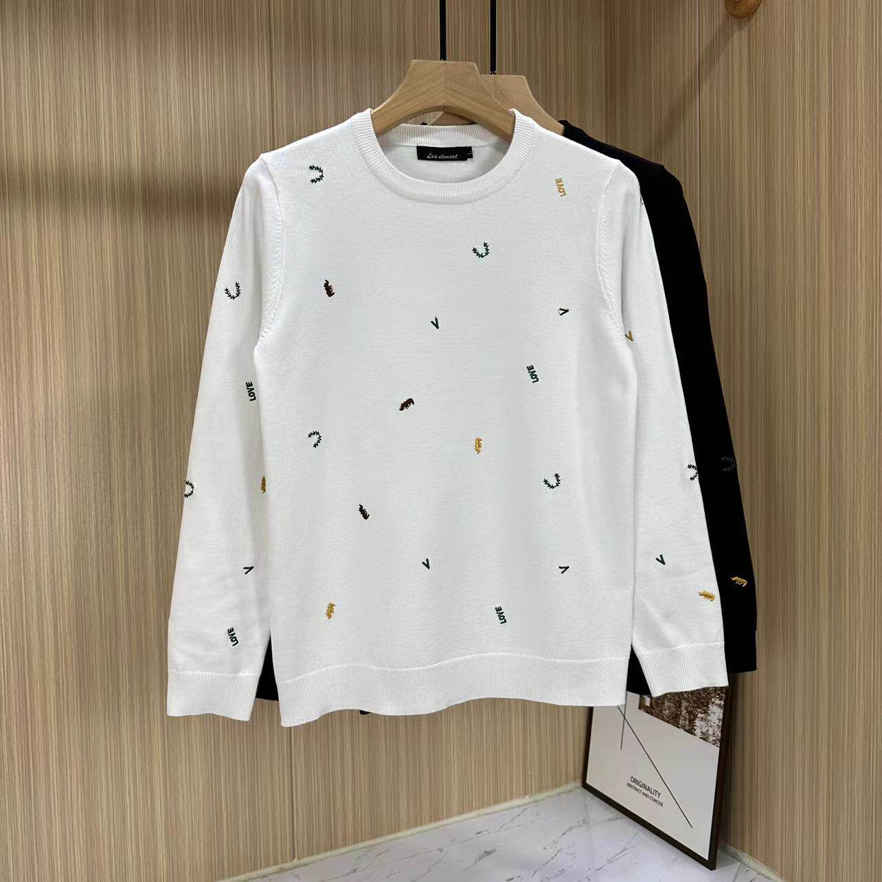 欧美复古海马刺绣圆领针织衫男秋季潮流个性百搭修身长袖毛衣男