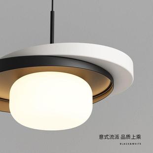 全光谱倒台吧台吊灯现代简约卧室床头小吊灯极简创意护眼餐厅灯具