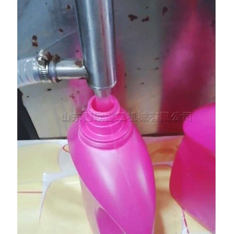 山东酒精灌装机 全自动液体灌装机 瓶袋桶定量分装机现货