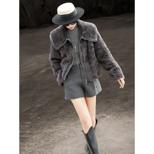 兰瑟儿2025冬季新款气质高级感大翻领宽松皮毛一体短款毛绒外套