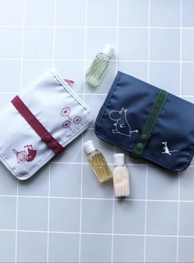 日本姆明卡通印花折叠洗漱挂袋旅行家用卸妆用化妆品收纳包游泳包