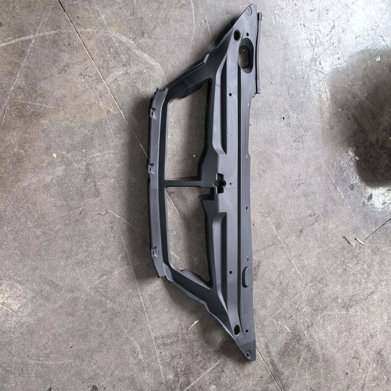 5329260050适用于02款GX470J120水箱上护板保险杠