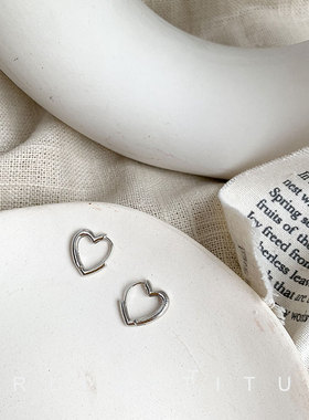 极速冷淡风精致小众港风irn耳环2025年新款潮韩国气质网红简约小