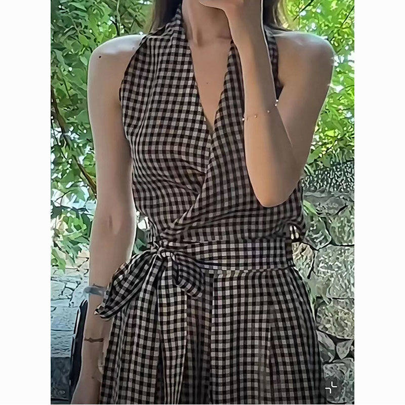 夏装搭配一整套高级感炸街减龄时尚格子挂脖上衣阔腿裤套装女