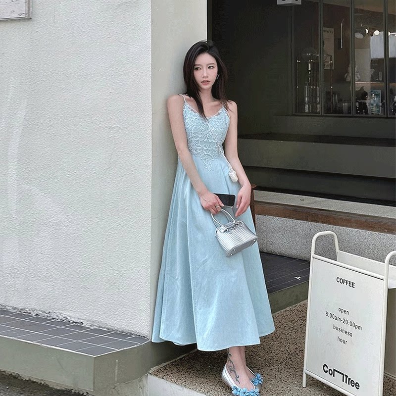 2025浅蓝色吊带夏季新款