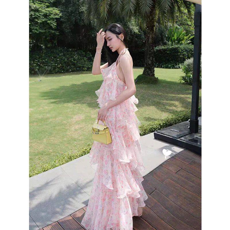 碎花连衣裙女2025新款爆款海边度假风气质女神范chic独特别致裙子
