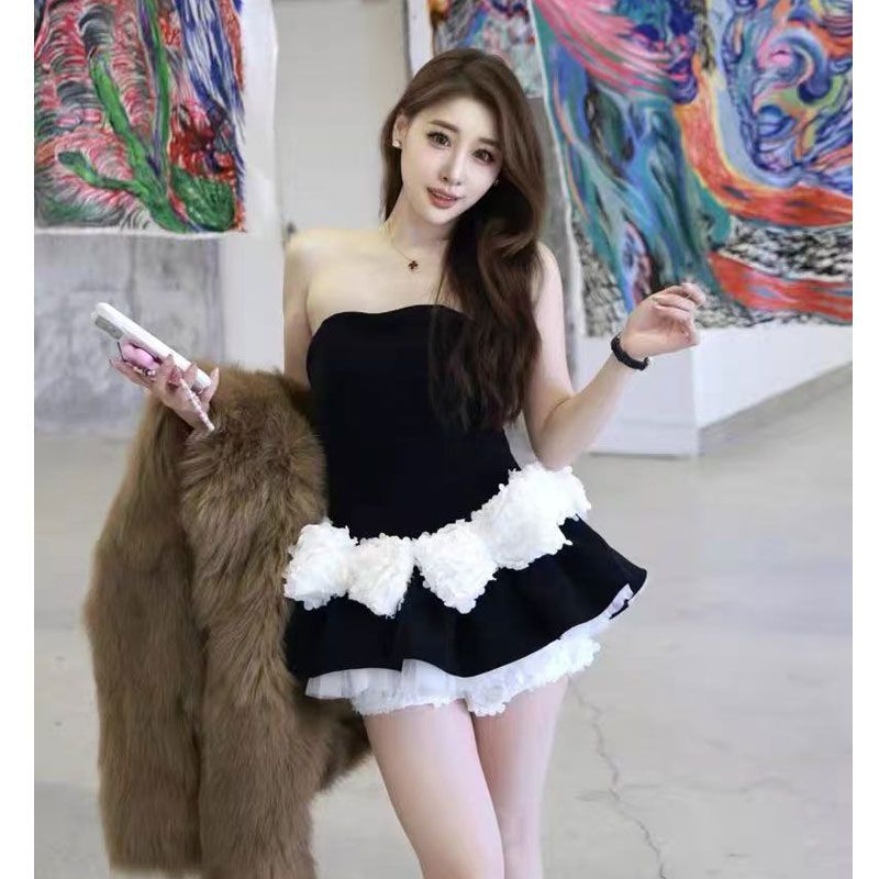小众抹胸黑白拼色立体花