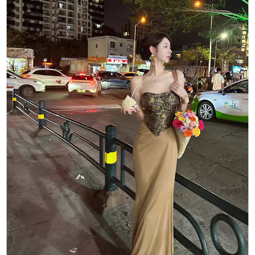 2025年春夏季新款时尚ins风小众修身显瘦抹胸背心小上衣两件套装