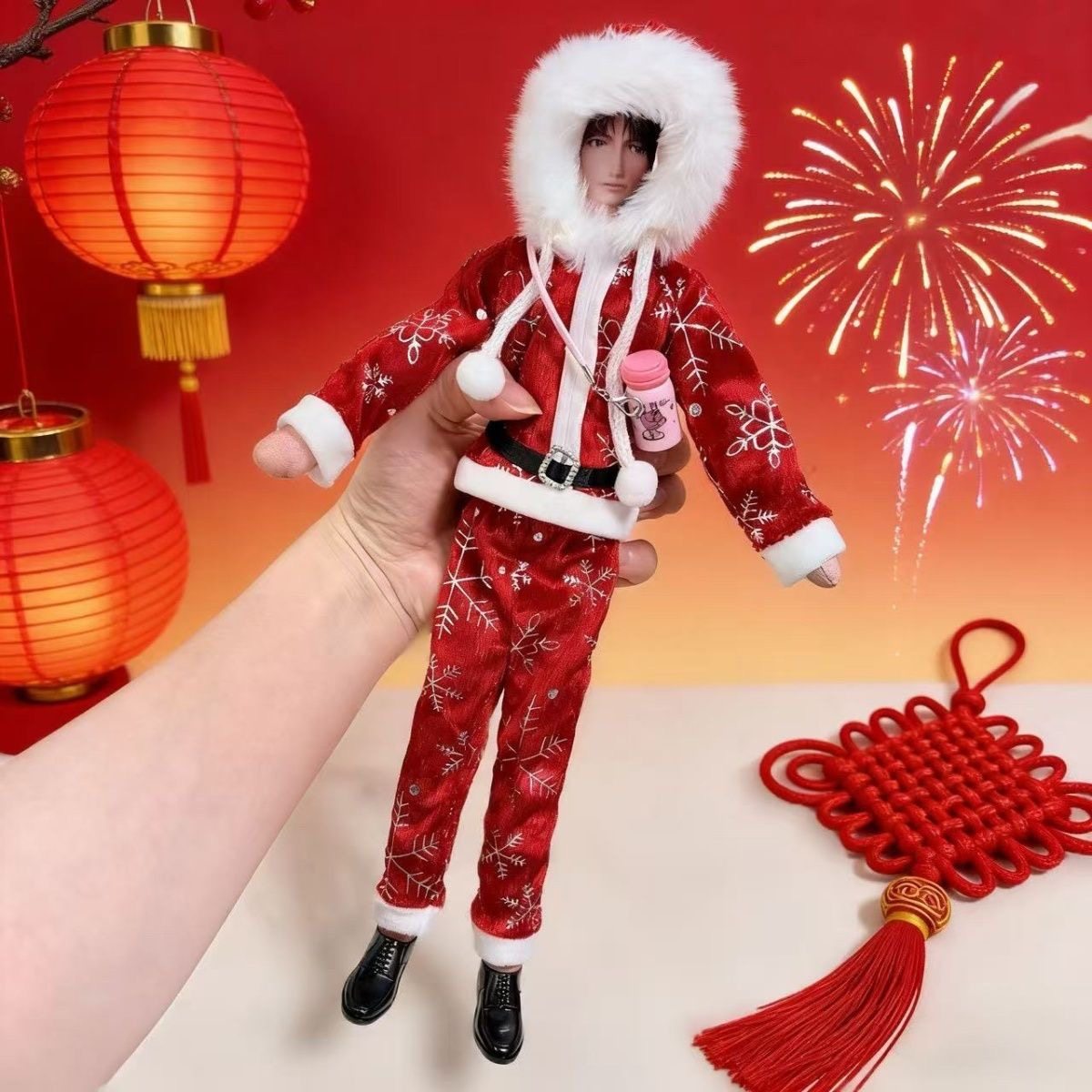 抽象老鼠条小人干娃衣2026马年新年喜庆衣27-32厘米可用潮玩周边,模玩/动漫/周边/娃圈三坑/桌游,BJD娃衣,淘宝优惠券,粉丝福利购,淘宝优惠卷
