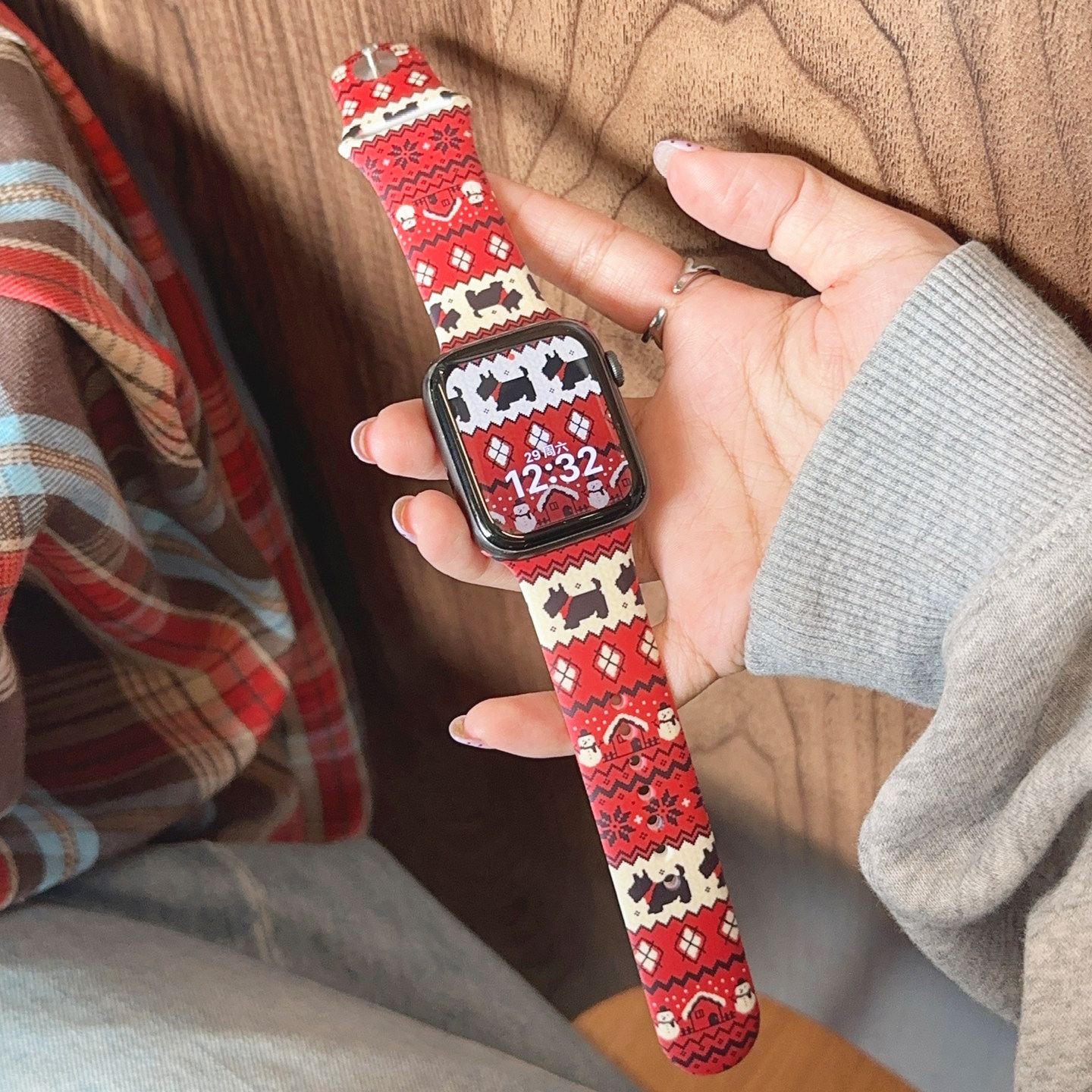 壳里斯iwatch表带S11圣诞费尔岛红色小狗运动硅胶S10女款S8小众新款s9适用SE3苹果Applewatch手表高级感ultra,智能设备,智能手表手环表带/腕带,淘宝优惠券,粉丝福利购,淘宝优惠卷