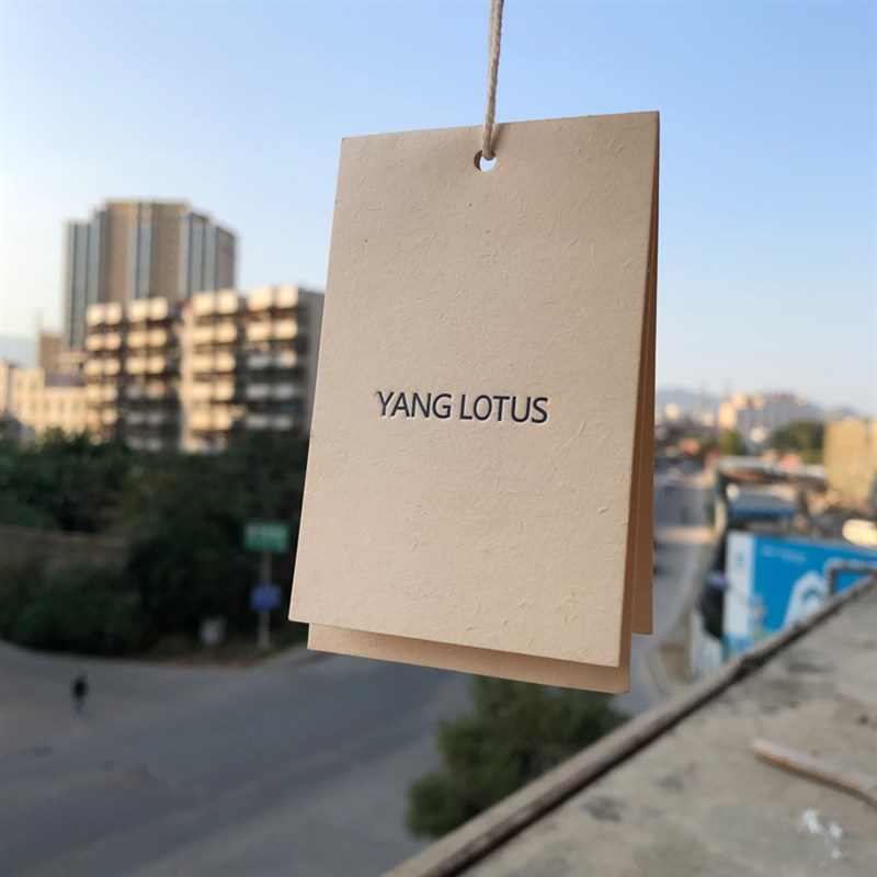 服装吊牌定做挂牌印刷女装衣服logo服装吊卡领标商标定制大犬设计