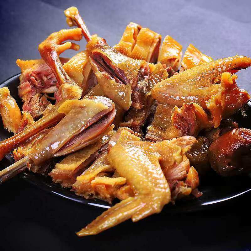 湖北荆门特产生风干鸡整只带翅膀自然晾晒风干咸鸡老母鸡独立包装