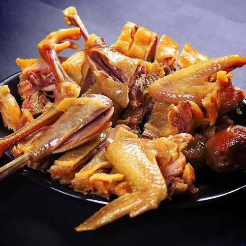 湖北荆门特产生风干鸡整只带翅膀自然晾晒风干咸鸡老母鸡独立包装