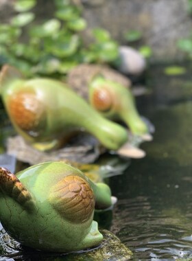 户外陶瓷动物可爱鸭子喝水摆件庭院花园水池鱼池水景装饰造景布置