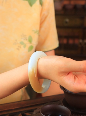 新疆和田玉糖白玉手镯山流水正圈