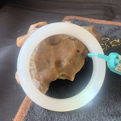 新疆和田玉羊脂白玉镯平安镯女款