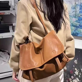 【宋佳同款】裘裘&真植鞣牛皮信使漫邮包大容量通勤单肩邮差包女