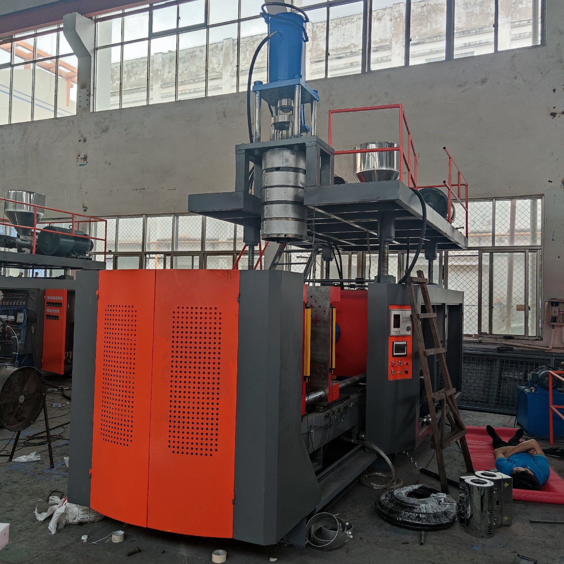 太阳伞底座模具吹塑机中空机挤出机成型机全自动生产