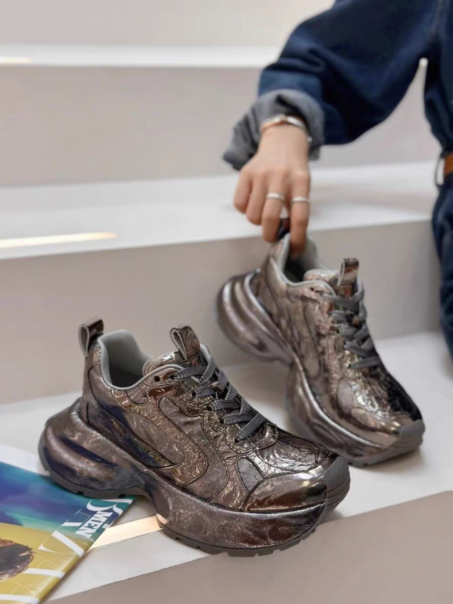 B家老爹鞋女真皮2024秋冬新款内增高厚底松糕复古百搭休闲女鞋潮