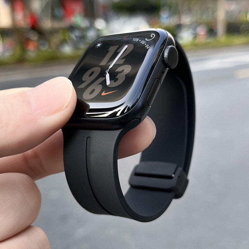 适用苹果手表iwatch11表带applewatch9新款S10磁吸硅胶折叠扣S8夏天S7新款S6代运动透气SE高级ultra3运动男女