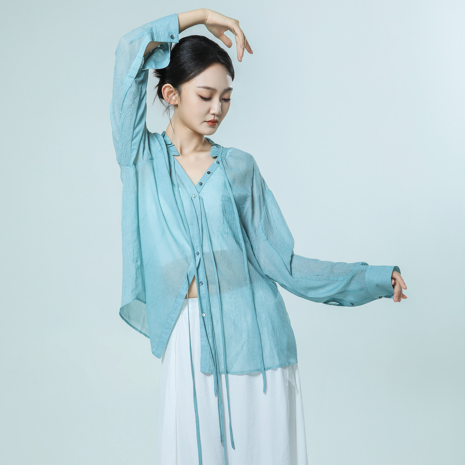 青蝶舞现代舞飘逸衬衫舞蹈服成人花边领飘带中国舞古典练功服上衣图片