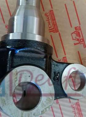 叉车配件 43211-23471-71 转向节 羊角 7-8FD10-18   Delift