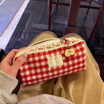 红格子铅笔袋简约2025新款可爱高颜值ins风女孩学生大容量文具盒