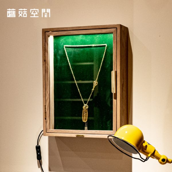 蘑菇空间 实木墙壁饰品展柜 珠宝展示柜 首饰玻璃挂柜 挂墙壁柜子