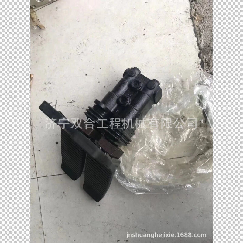 挖掘机DX55 DX60脚踏阀总成 供应各机型脚踏阀
