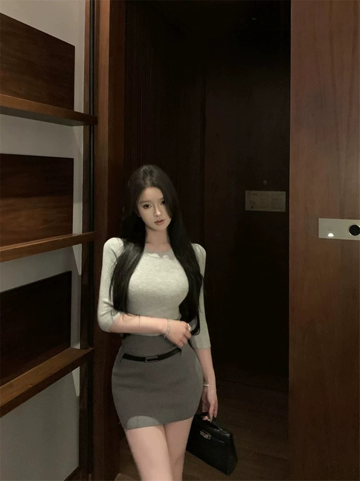 轻熟风职业OL通勤风半袖上衣包臀裙套装女显身材性感针织衫两件套