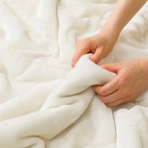 尼达利款吸湿发热被子冬季加绒暖被法兰绒毯被褥单人男女日式宿舍