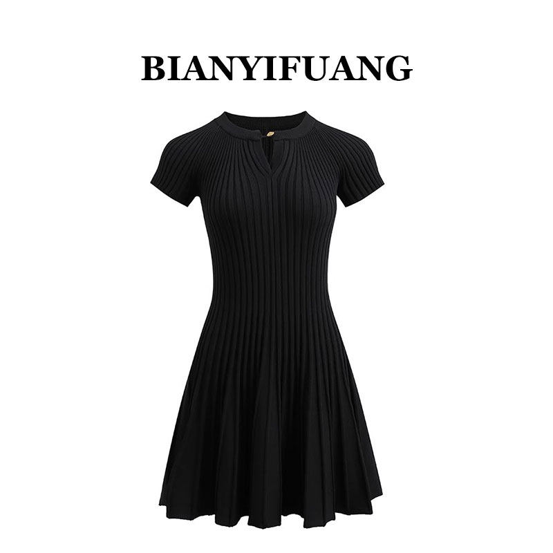 BIANYIFUANG2026新款重工坑条纹胸前镂空短袖针织百褶连衣裙