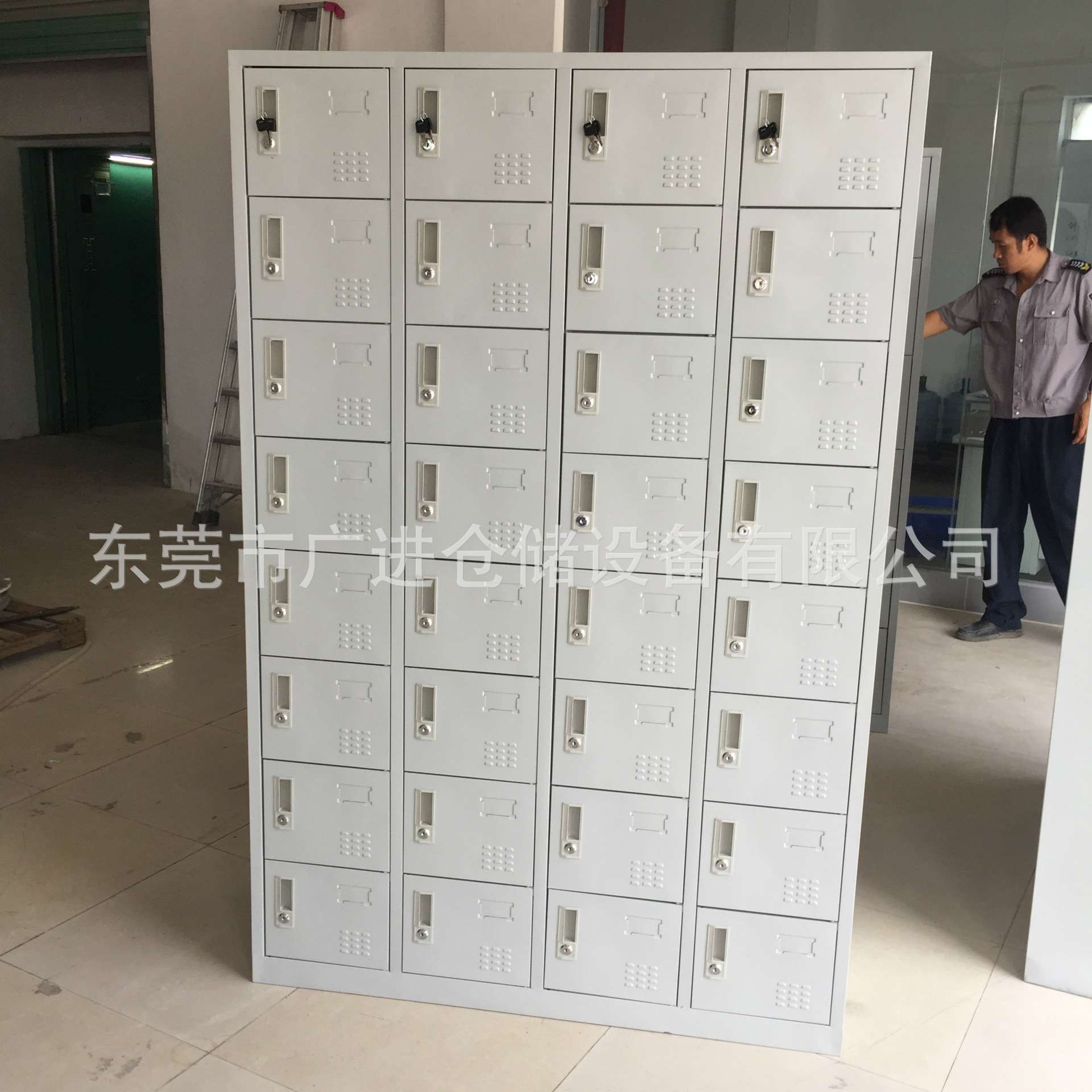 厂家供应铁皮烤漆员工格子柜 带锁带门格子铁柜现货