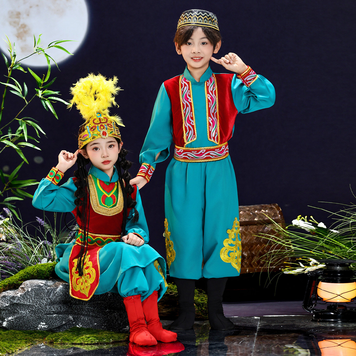 新疆维吾尔族舞蹈演出服装儿童