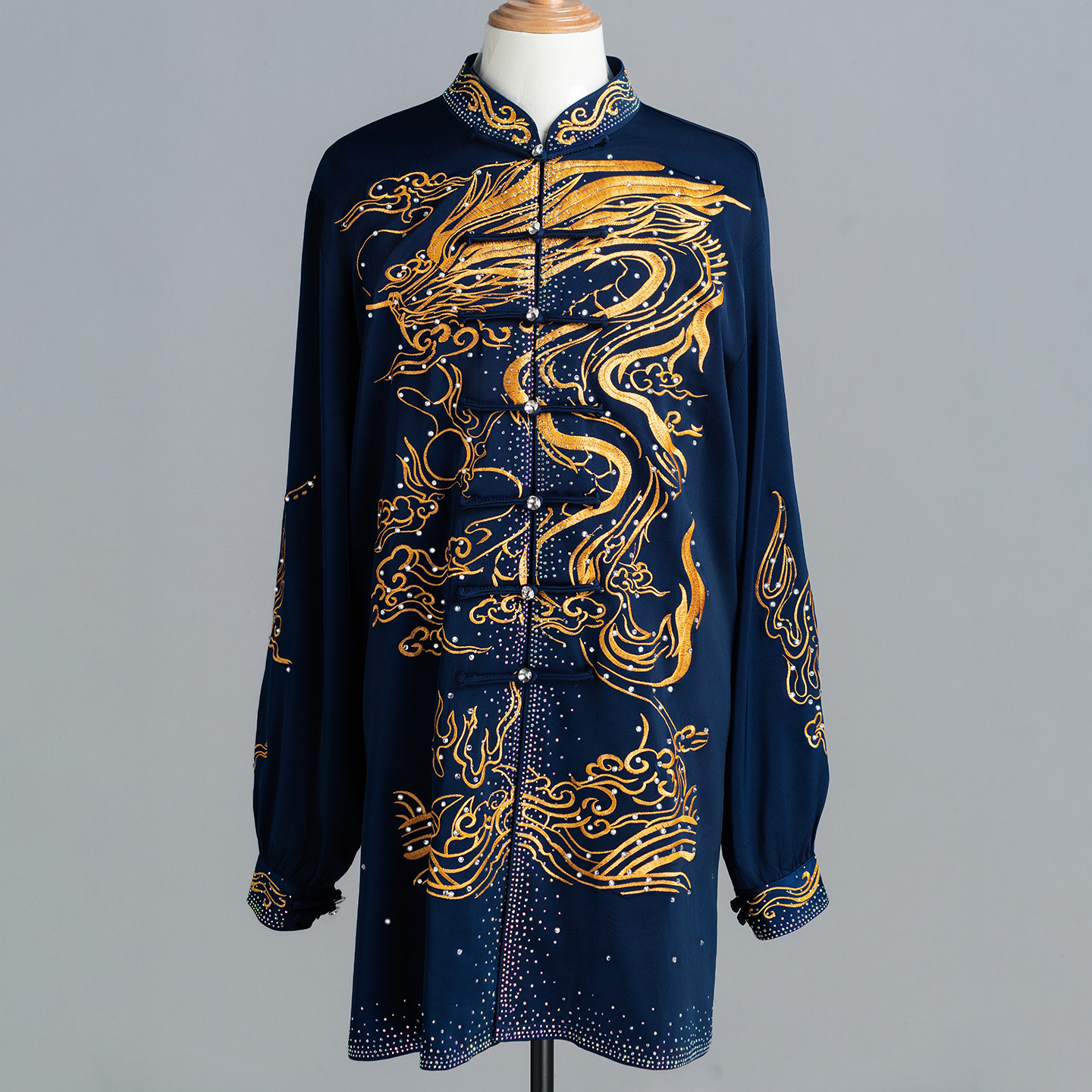 藏蓝烫钻刺绣龙纹立领太极服图片