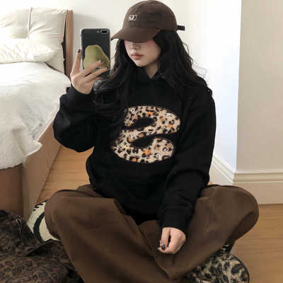【无忧试穿】豹纹刺绣连帽卫衣女