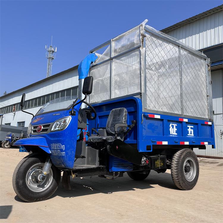 6吨铡草机三轮行走式铡草车车载秸秆粉碎揉丝机移动式收草机