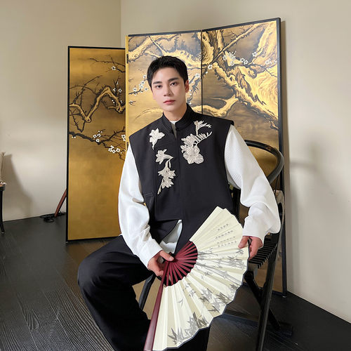 新中式复古国潮刺绣短马甲男小众不规则门襟设计感中国风立领坎肩
