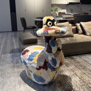 网红唐老鸭带轮溜溜鸭凳子高档软装创意休闲椅子客厅摆件新房乔迁