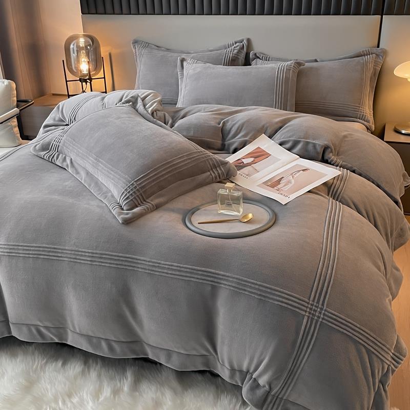冬季轻奢加绒牛奶绒四件套2024新款双面绒刺绣珊瑚绒被罩床单床笠