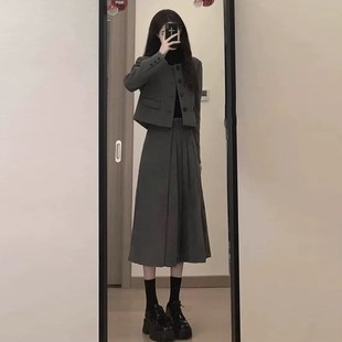 学院风短款毛呢外套女冬穿搭套装盐系小个子气质高腰百褶裙两件套