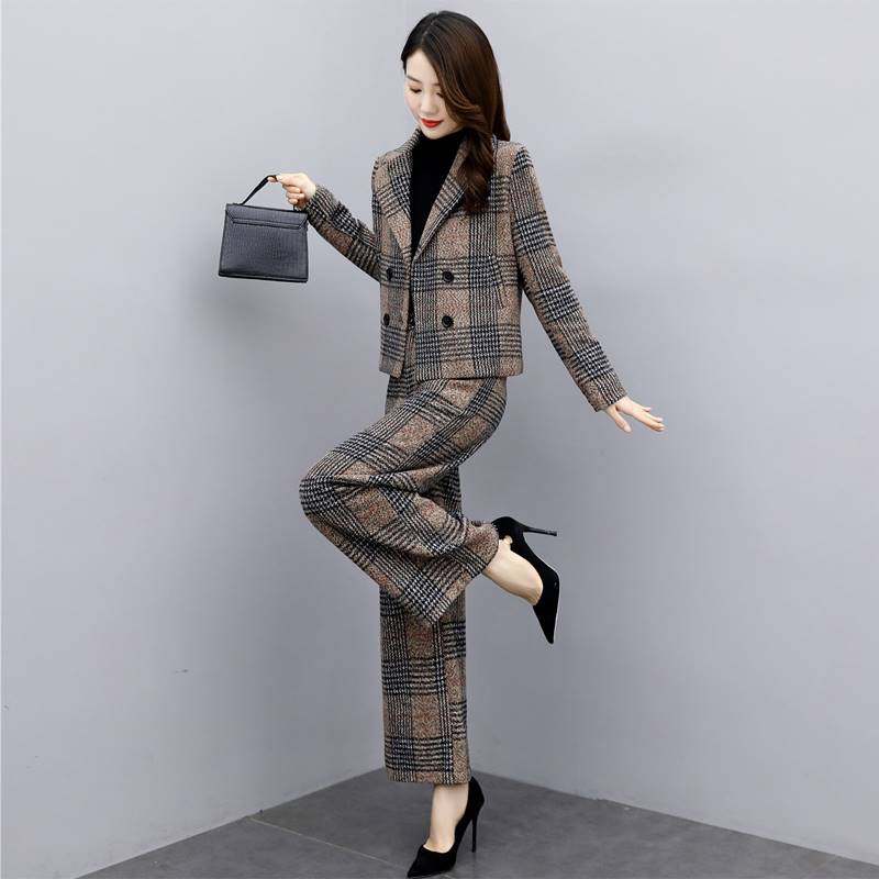 妈妈冬装套装2021新款40岁中年洋气上衣毛呢外套秋冬款中老年女装