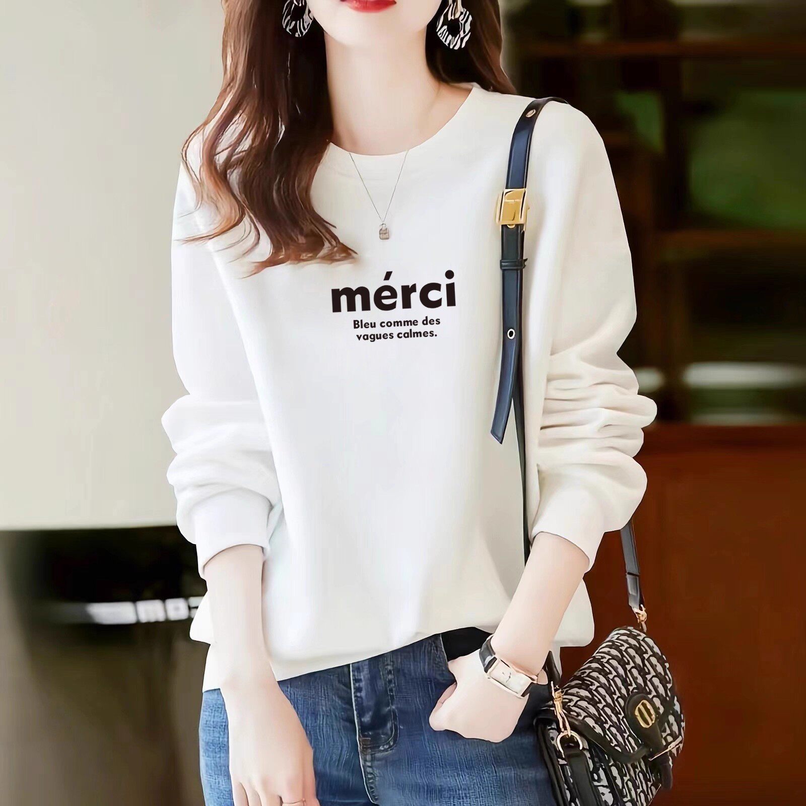 宽松显瘦圆领卫衣女2025年秋冬新品韩版长袖套头白色上衣加绒加厚