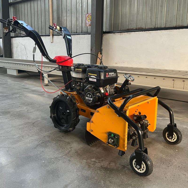 四驱小型旋耕碎草机多功能小型耕地除草机家用防缠草碎草旋耕机