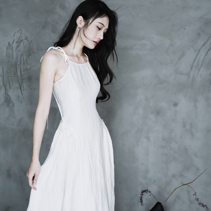 人间蜉蝣空山新竹暗纹白色内搭外穿吊带连衣裙心机新中式复古长裙